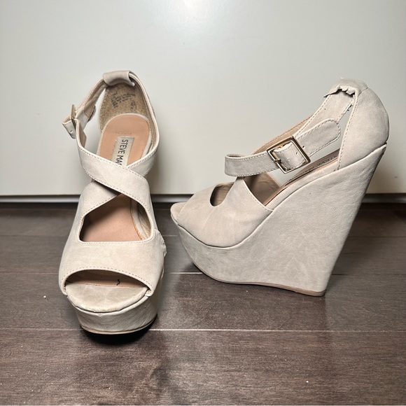 Steve Madden Xternal Suede Wedges - Picture 2 of 9